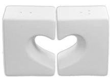 Load image into Gallery viewer, Heart Salt &amp; Pepper Set
